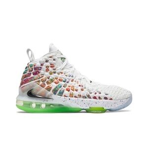 Nike Lebron 17 Air Command Force GS. Boys 5, Women’s 6.5. Worn twice!